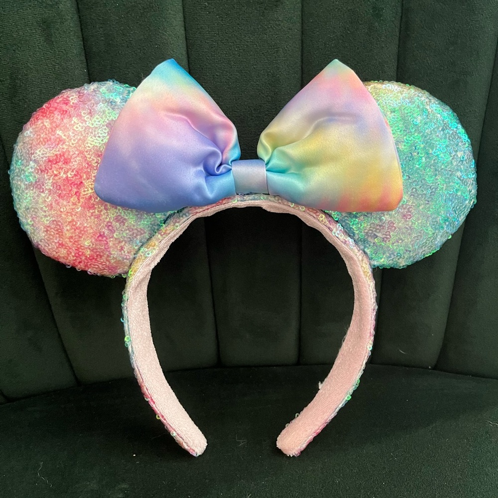 Disney Pastel Rainbow 🌈 Sequin Minnie Ears